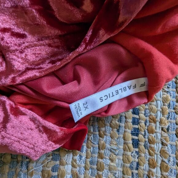Fabletics Pink Berry Red Crushed Velvet Zip Hoodie Plus Size 2X Loungewear Glam - Picture 2 of 8